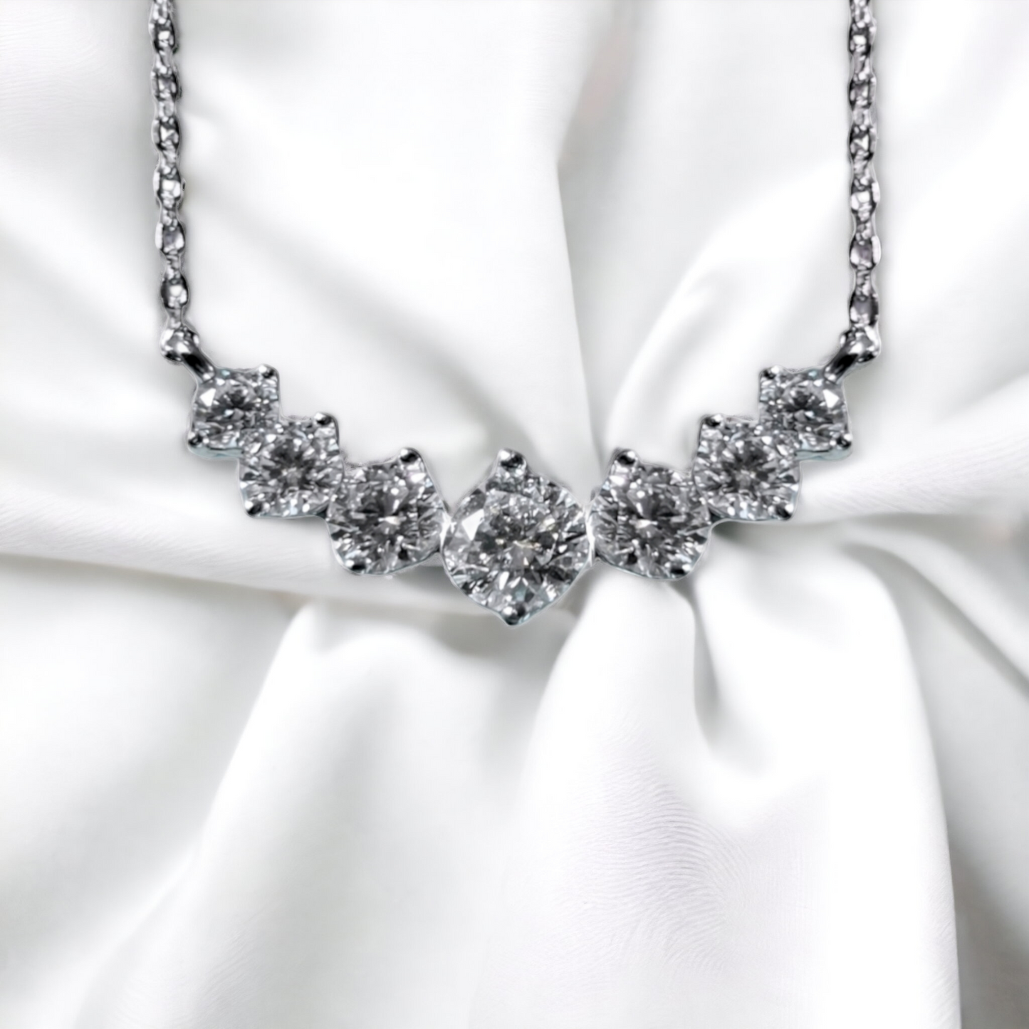 Eclipse of Love Collier en Moissanite