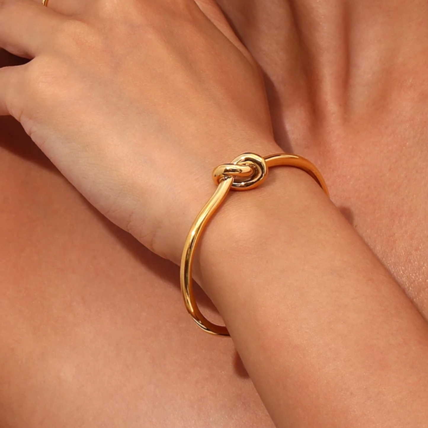 Knot Bracelet Jonc en Acier Chirurgical 316L Plaqué Or 18K